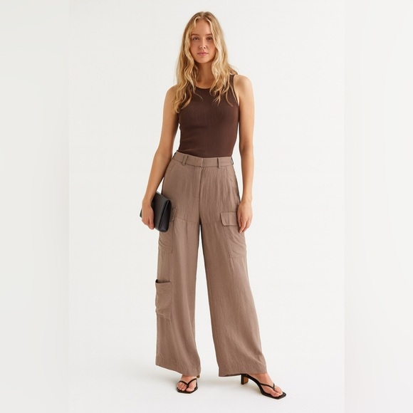 H&M Pants - H&M Matte Textured Satin Wide Leg Cargo Pants Flowy taupe sz 2